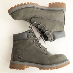 Timberland Primloft 200 Gram Insulated Boots Gray Leather Womens Sz 7 JR Sz 4.5